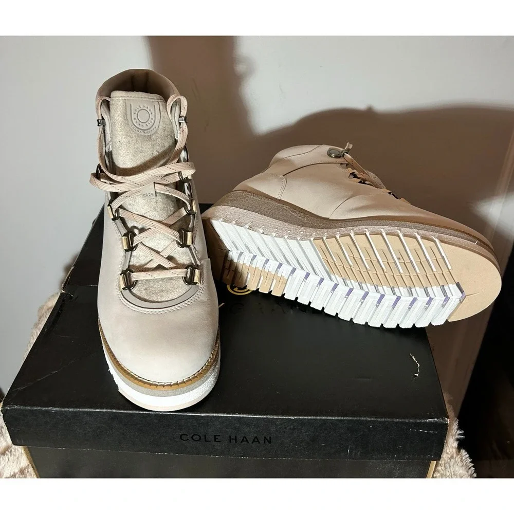 Cole Haan GrandExplore‎ Waterproof Hiking Boots Beige Leather W22602 Womens 8.5B